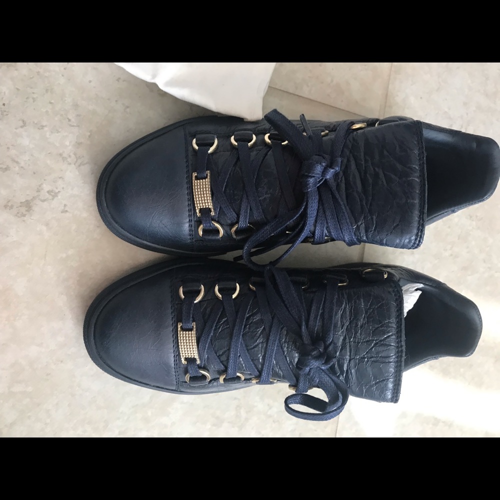 Women’s Balenciaga size 6 BRAND NEW